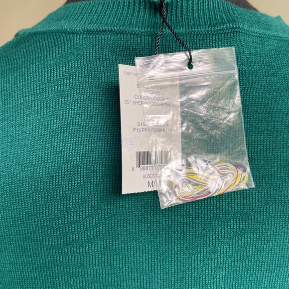 Tuk in Light Sweater Green with Tropical Pin Up Girl  Motif NWT - Picture 6 of 12